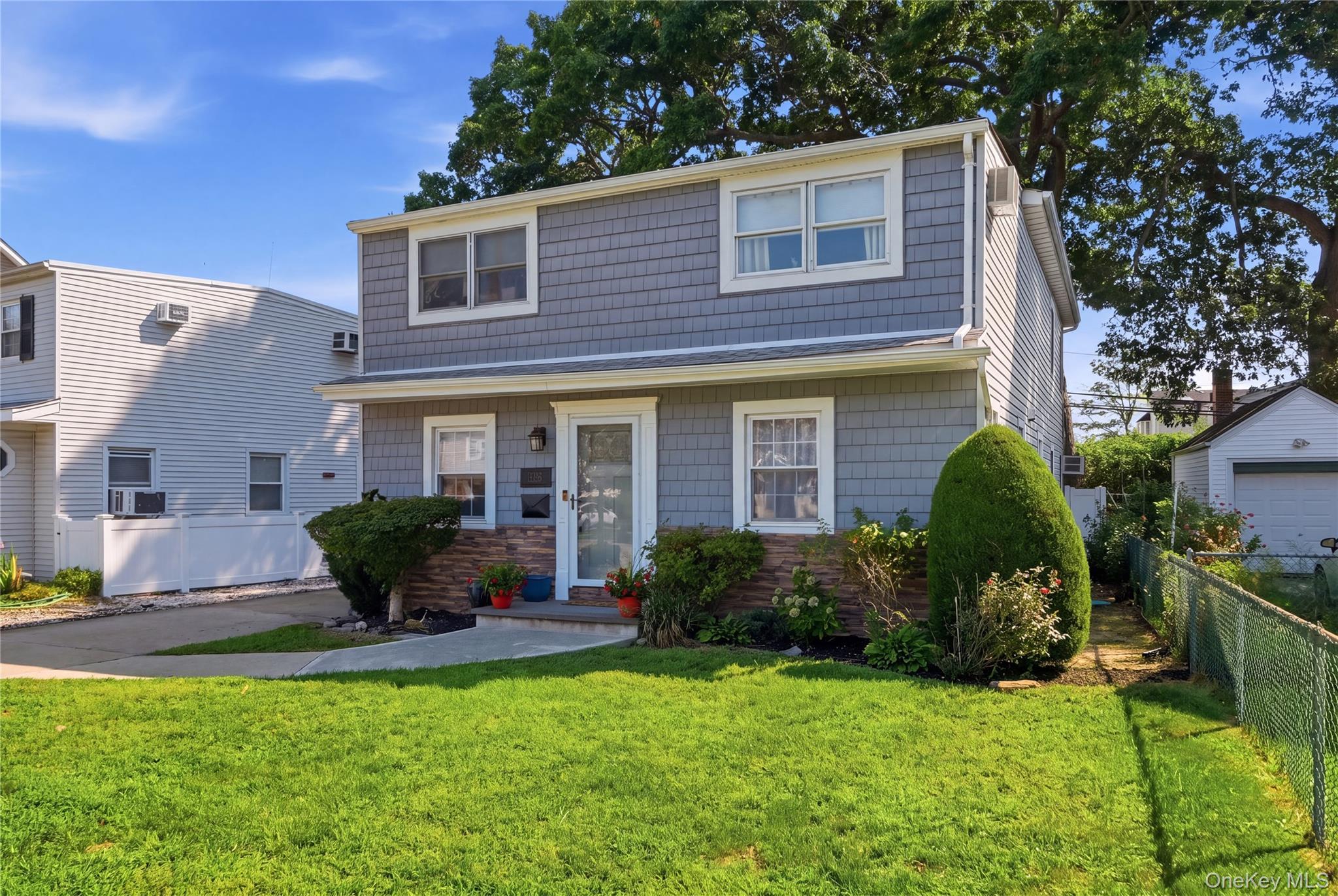 Single Family Stuart Road  Nassau County, NY 11581, MLS-1041342-27