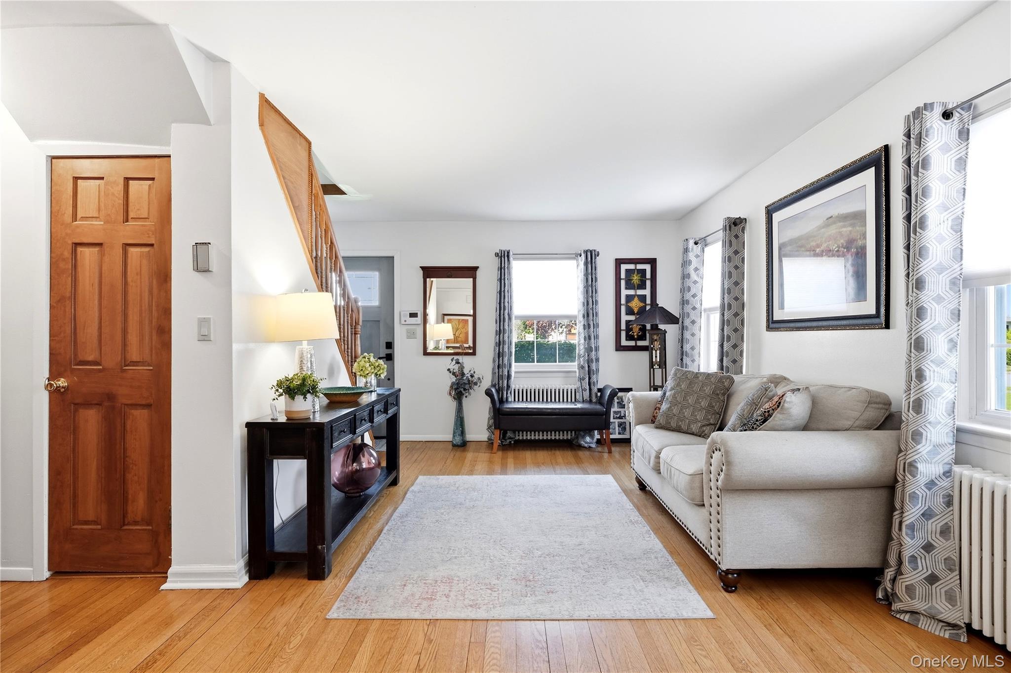 Single Family Stuart Road Nassau County, NY 11581, MLS-1041342-8