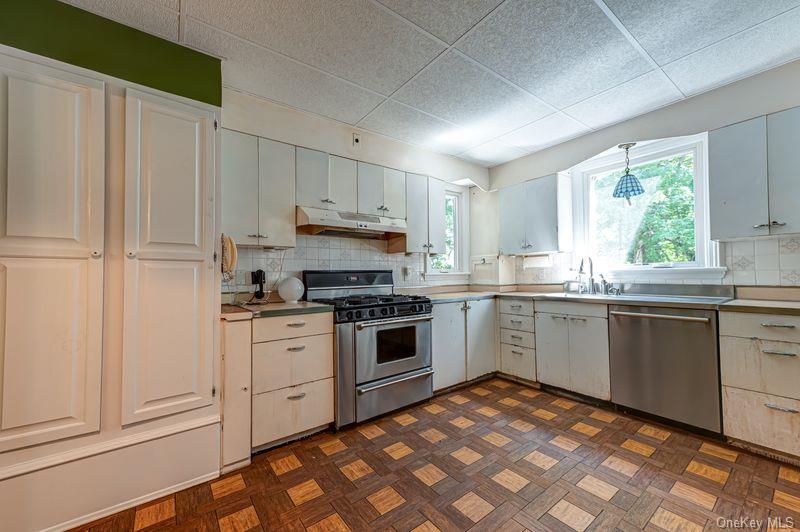 Single Family Laurel Lane Suffolk County, NY 11777, MLS-1041354-10