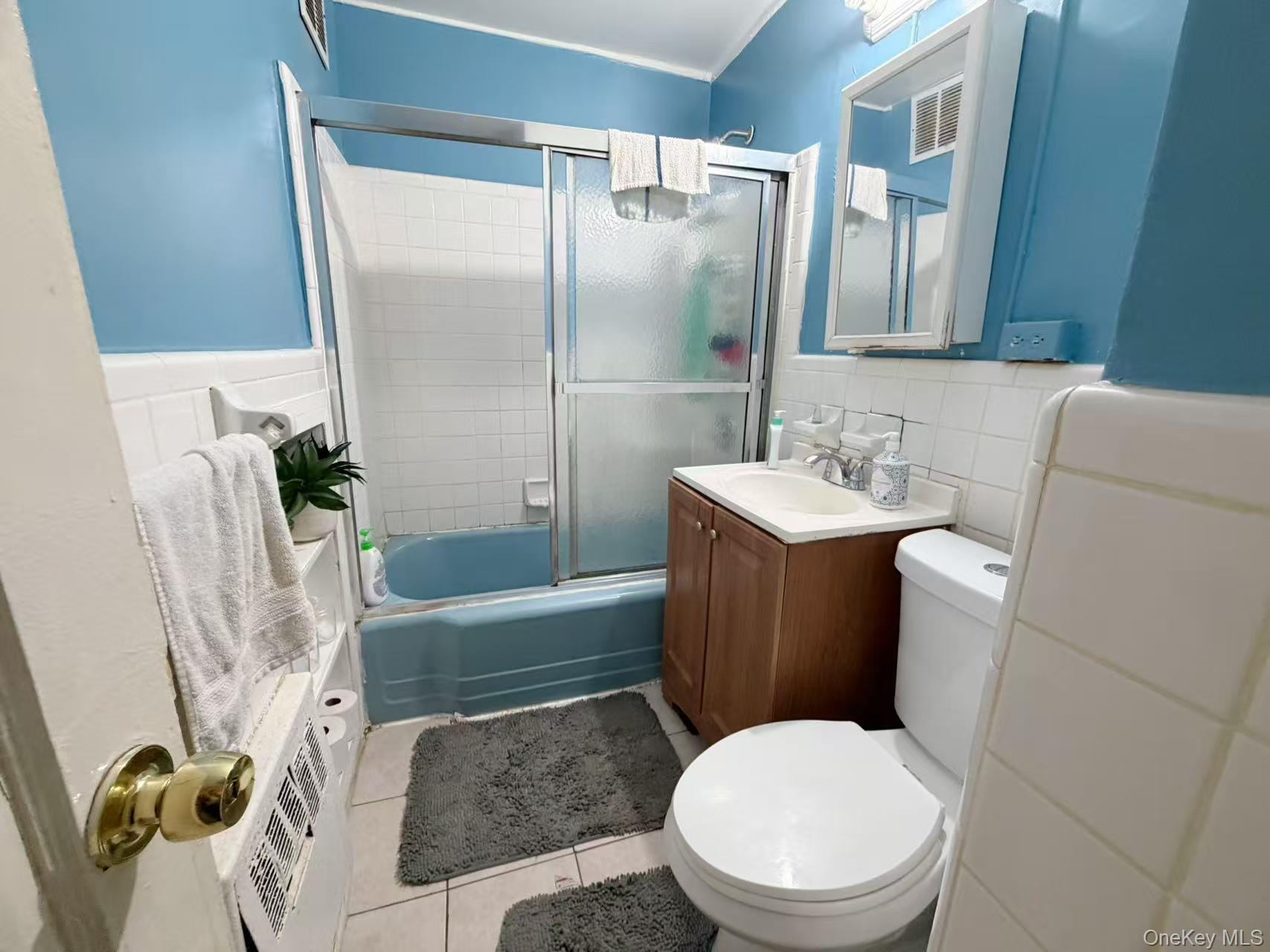 Single Family 82nd Street  Queens, NY 11370, MLS-1041376-10