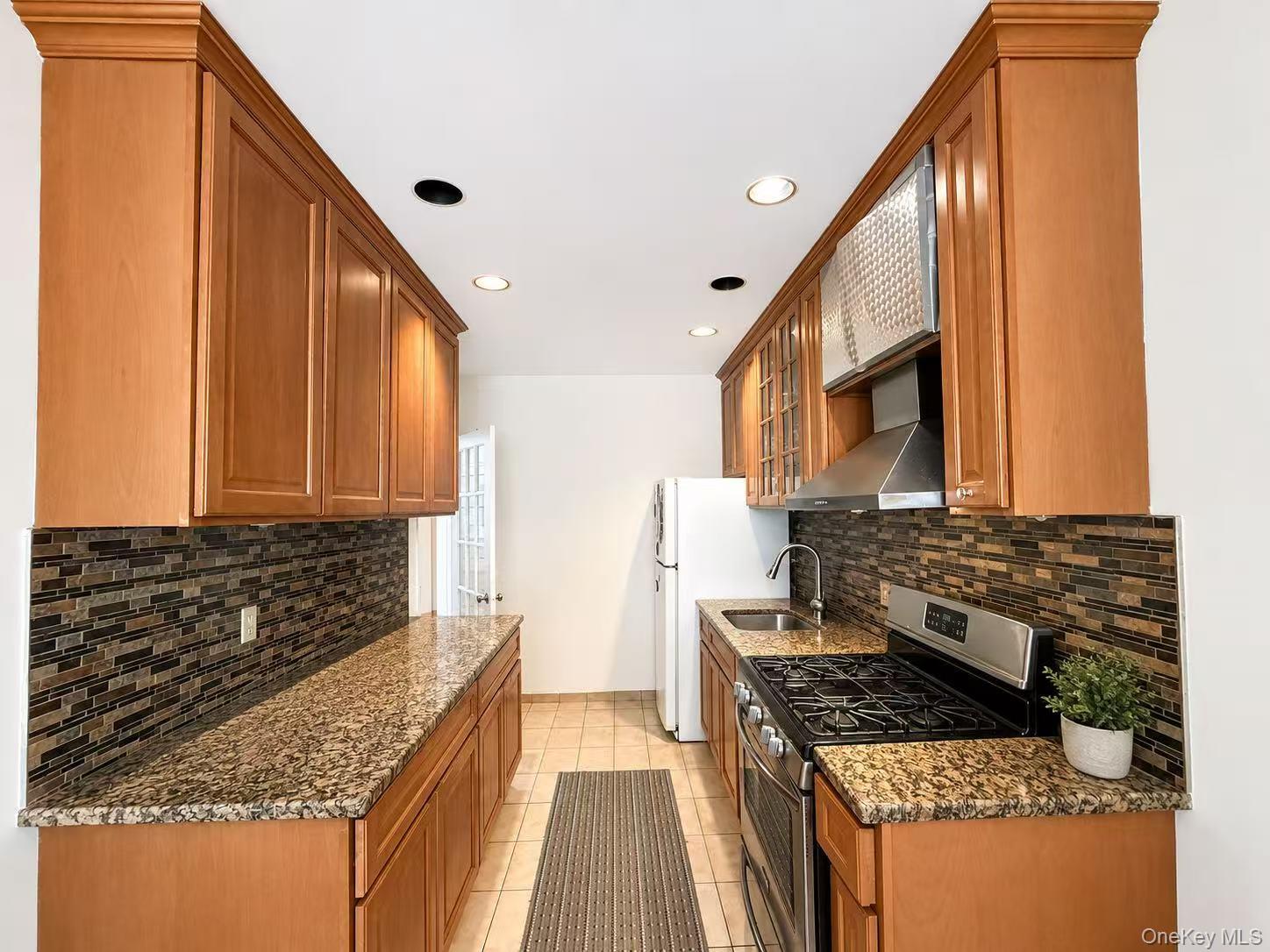 Single Family 82nd Street  Queens, NY 11370, MLS-1041376-5