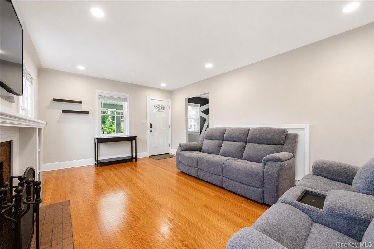Single Family Union Street Nassau County, NY 11520, MLS-1041434-15