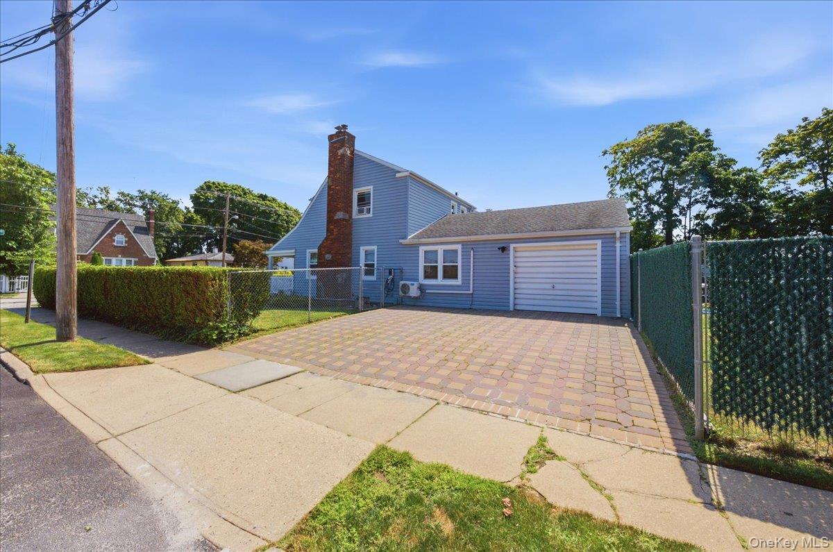 Single Family Union Street Nassau County, NY 11520, MLS-1041434-34