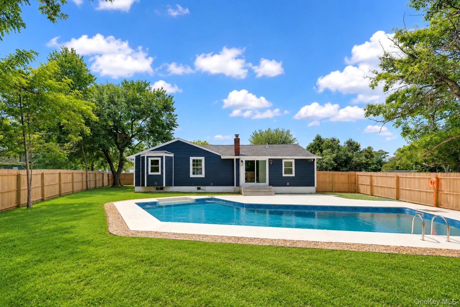 Single Family Martin Court Suffolk County, NY 11727, MLS-1041440-26