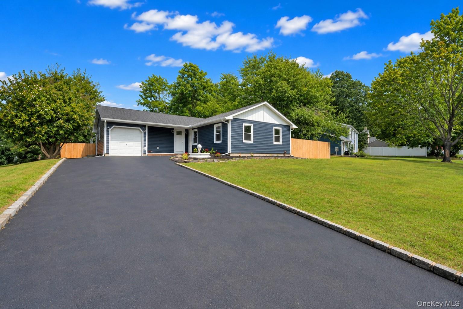Single Family Martin Court Suffolk County, NY 11727, MLS-1041440-27