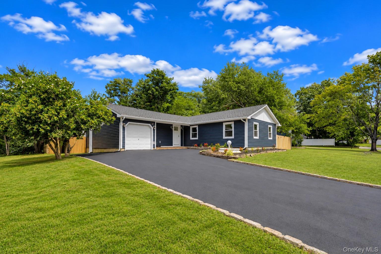 Single Family Martin Court Suffolk County, NY 11727, MLS-1041440-29