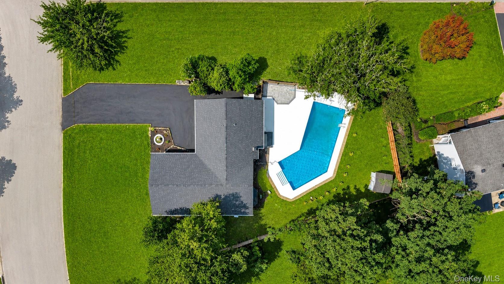 Single Family Martin Court Suffolk County, NY 11727, MLS-1041440-4