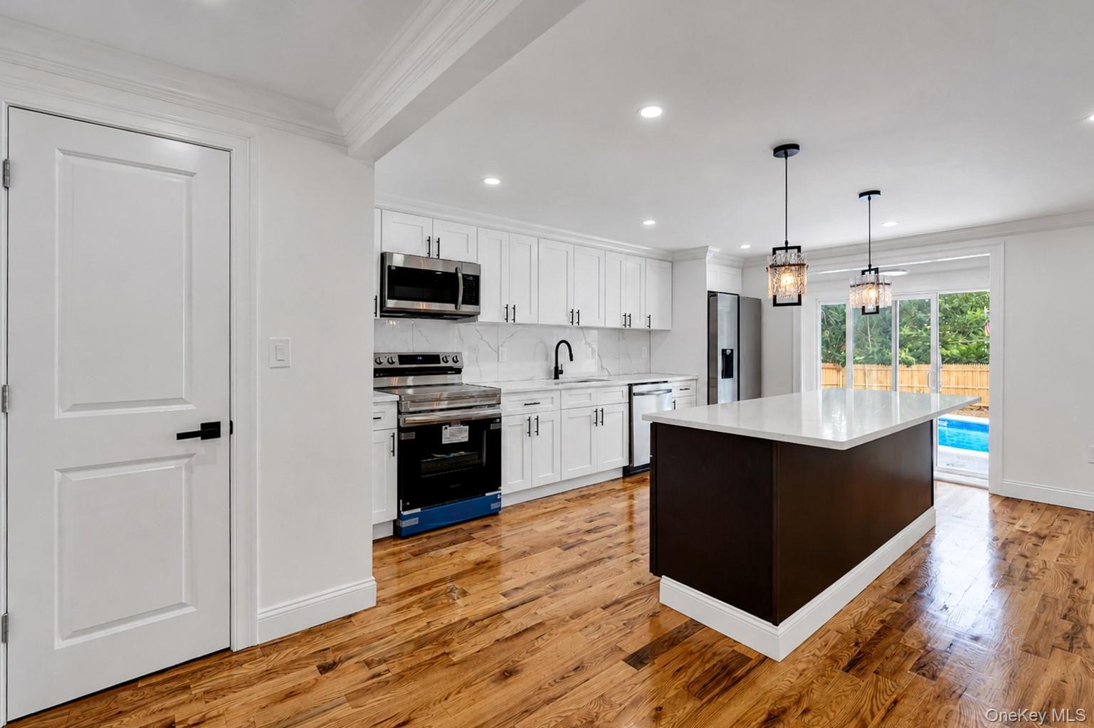 Single Family Martin Court Suffolk County, NY 11727, MLS-1041440-6