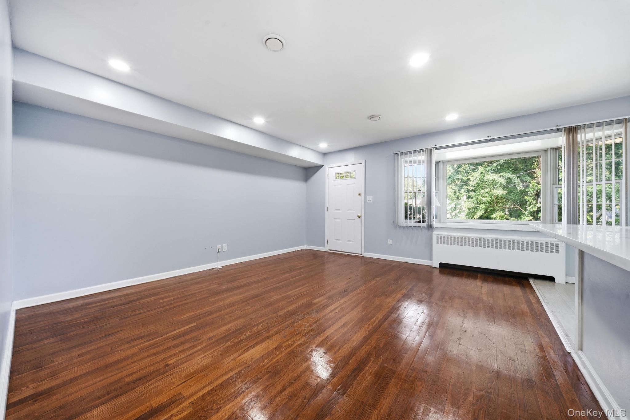 Single Family Dee  Suffolk County, NY 11746, MLS-1041457-20