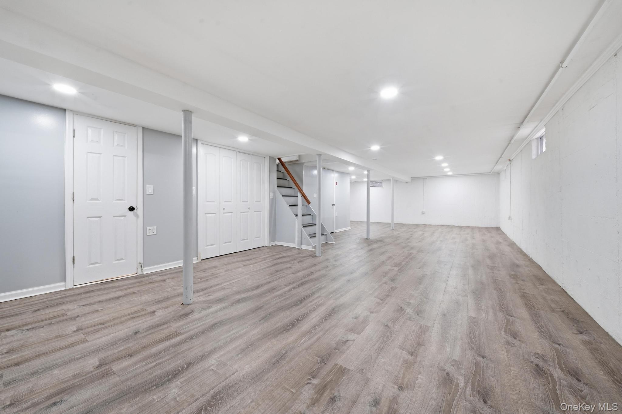 Single Family Dee  Suffolk County, NY 11746, MLS-1041457-23