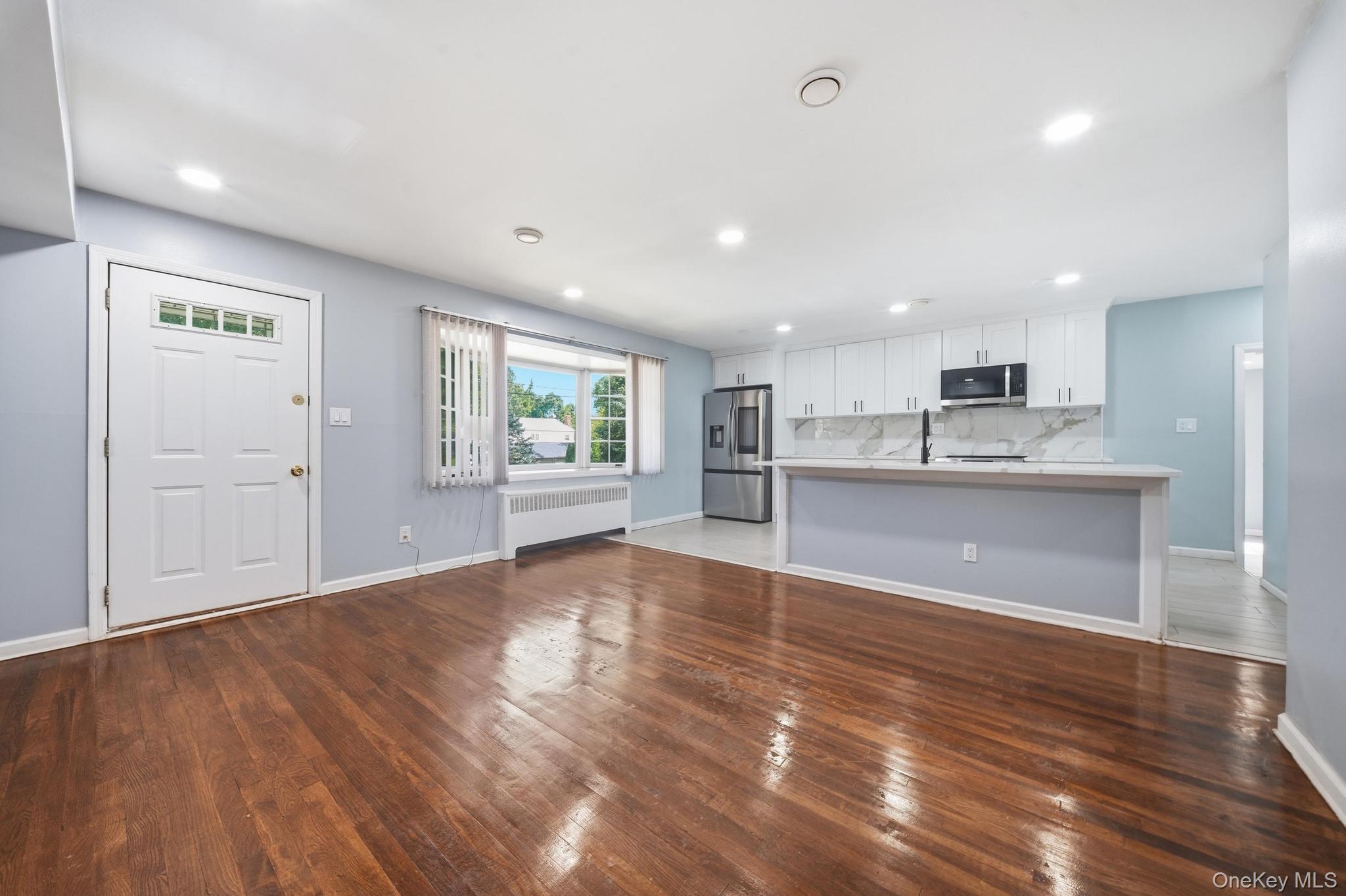 Single Family Dee  Suffolk County, NY 11746, MLS-1041457-37