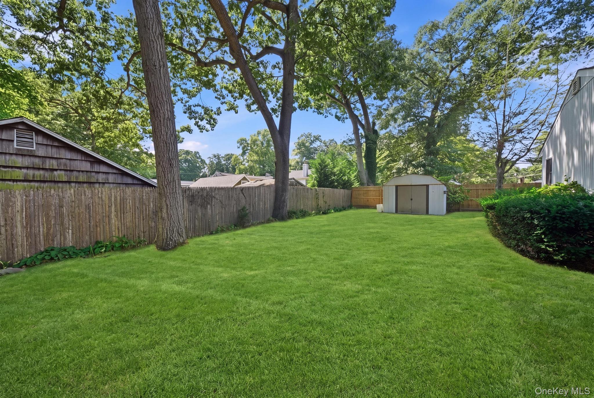 Single Family Dee  Suffolk County, NY 11746, MLS-1041457-7