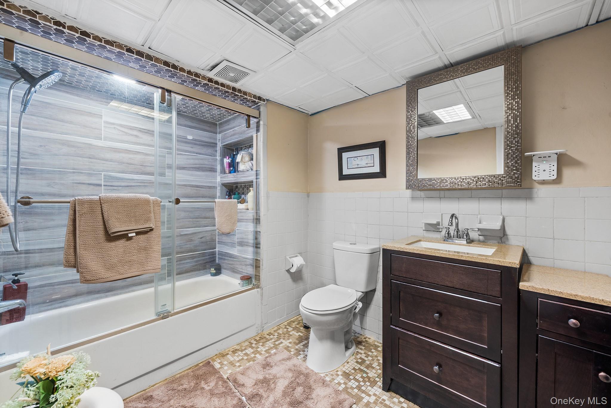 Single Family Belmont Boulevard Nassau County, NY 11003, MLS-1041460-16