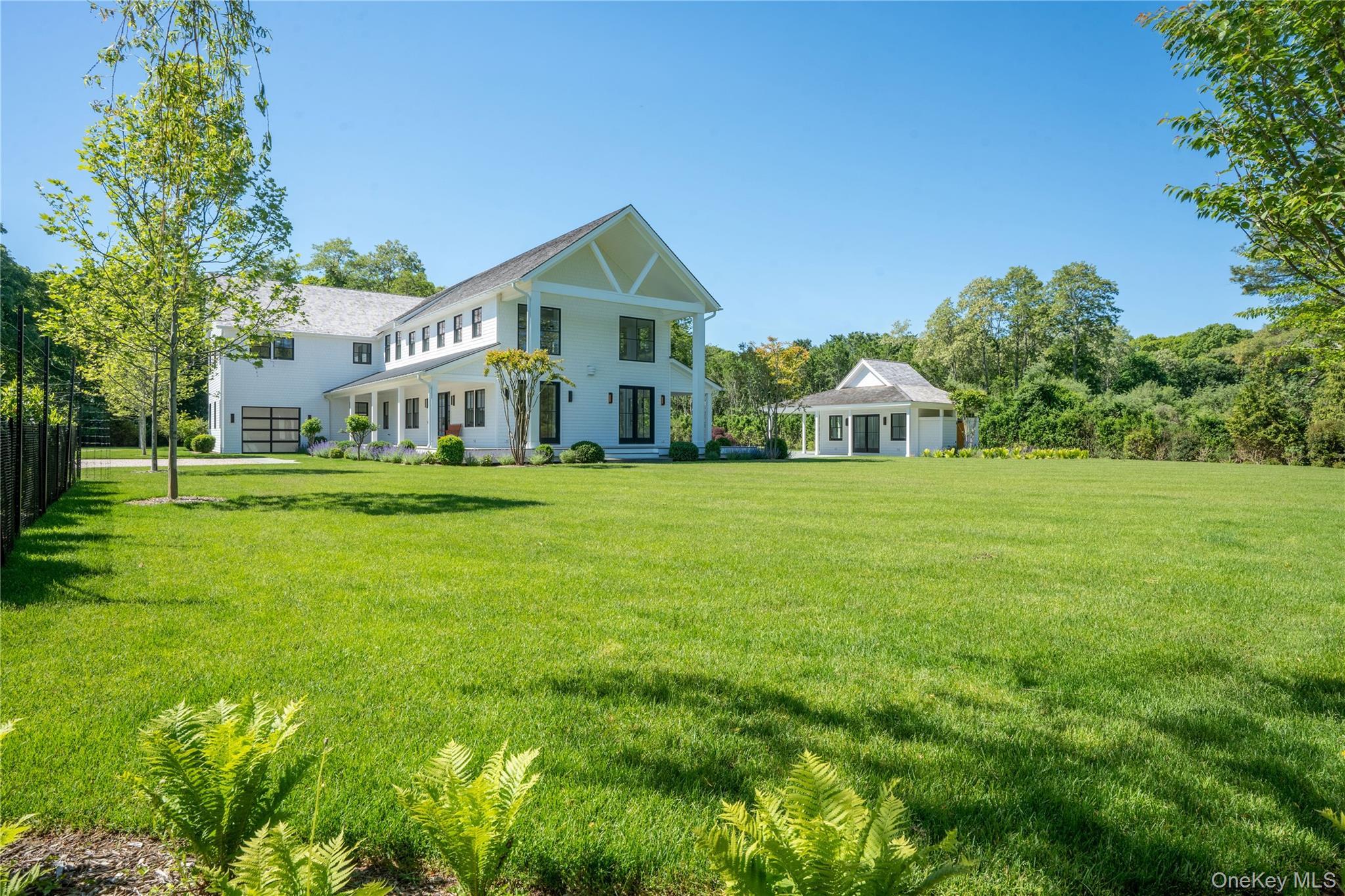 Single Family Narrow Lane Suffolk County, NY 11932, MLS-1041473-2