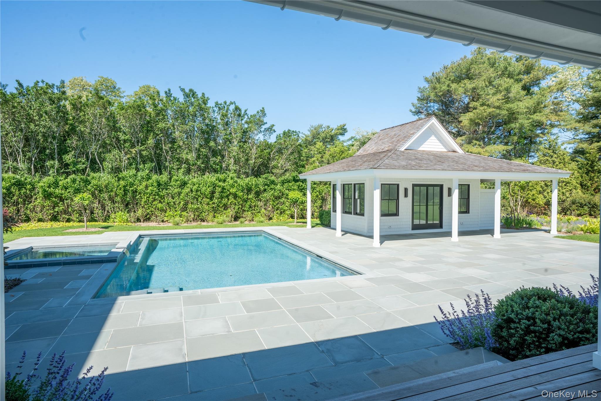 Single Family Narrow Lane Suffolk County, NY 11932, MLS-1041473-27
