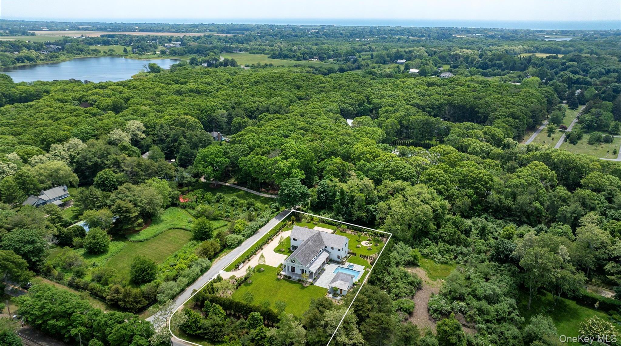 Single Family Narrow Lane Suffolk County, NY 11932, MLS-1041473-29
