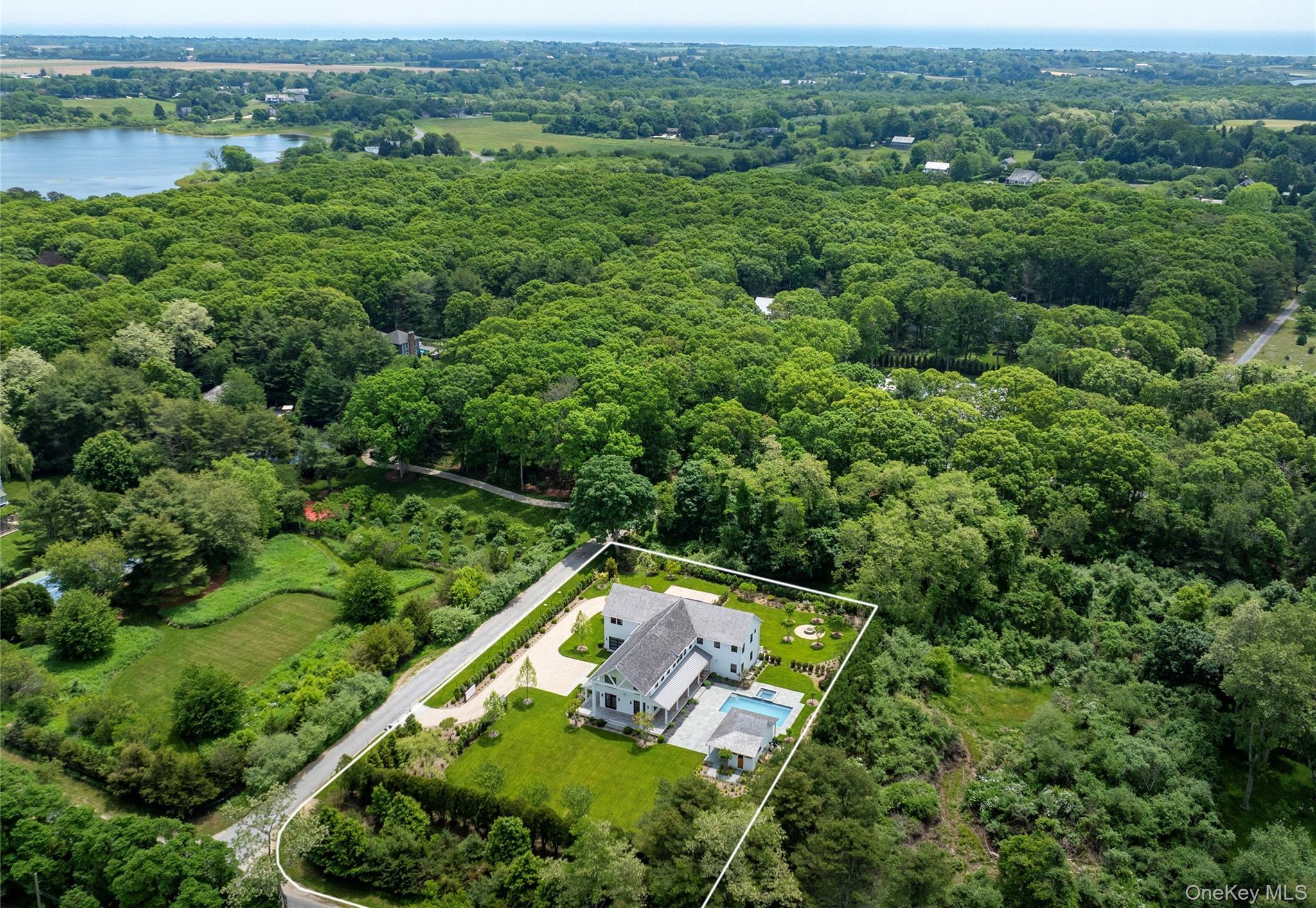 Single Family Narrow Lane  Suffolk County, NY 11932, MLS-1041473-31