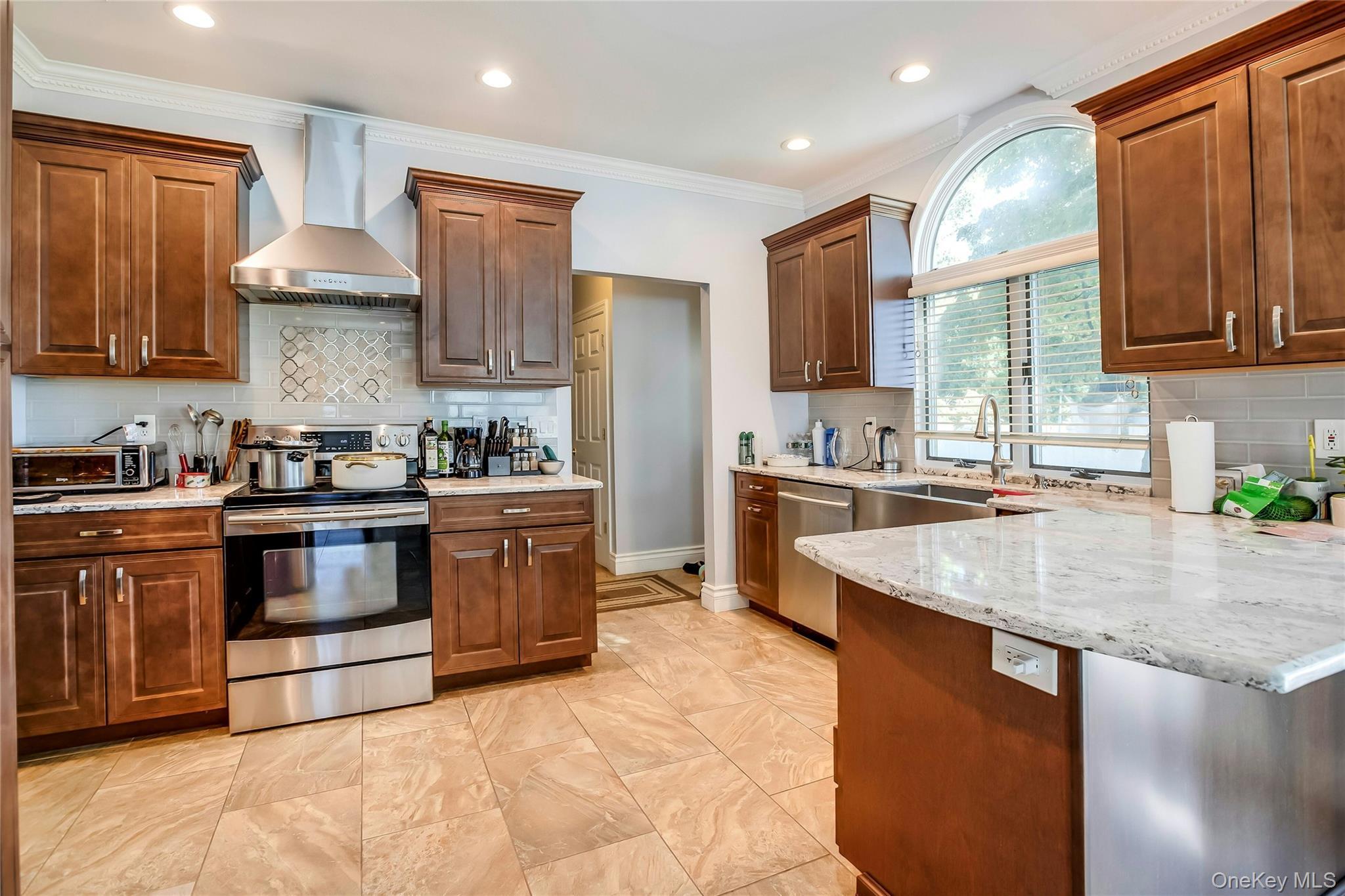 Single Family Raphael Boulevard Suffolk County, NY 11767, MLS-1041490-11