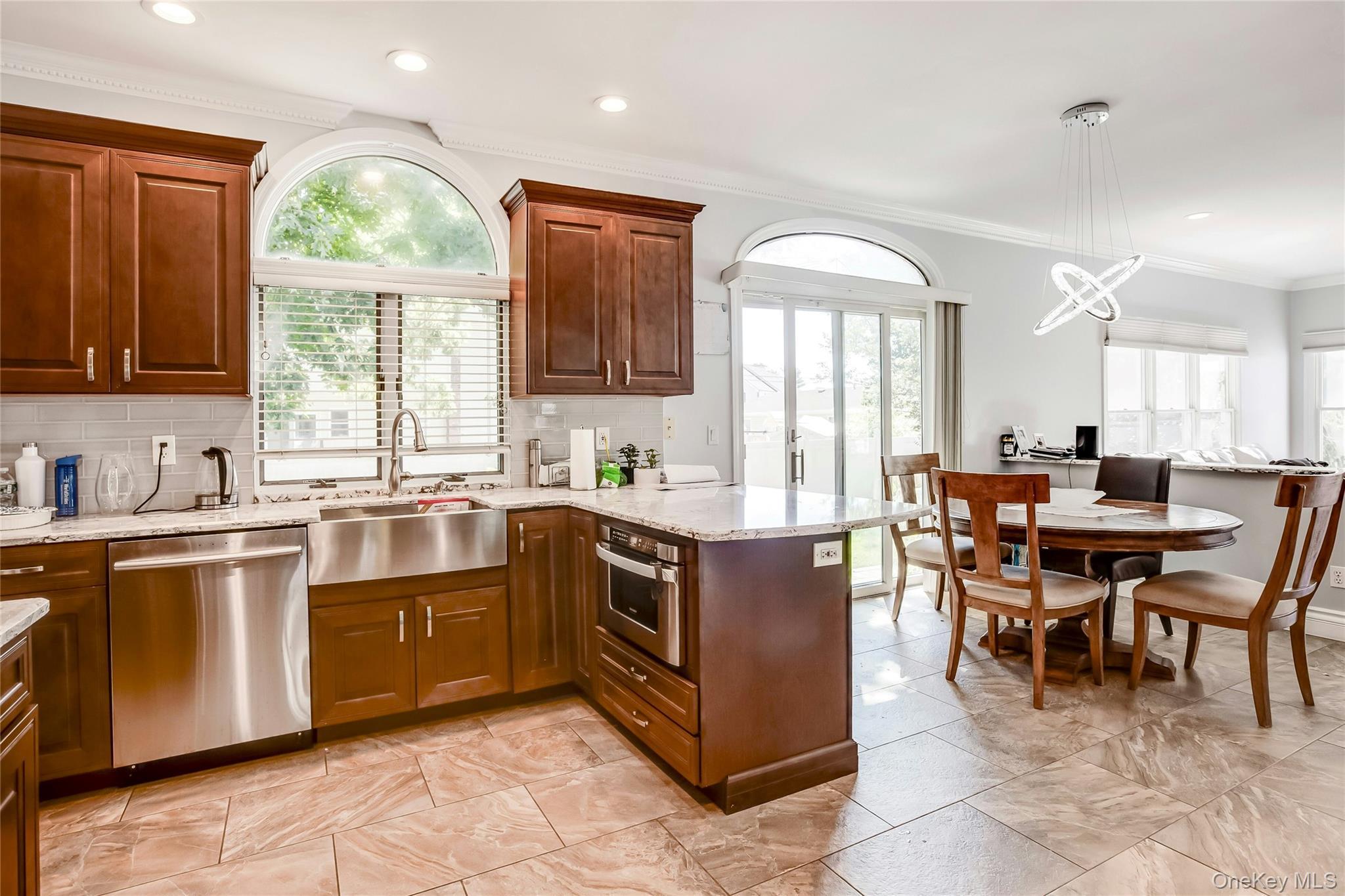 Single Family Raphael Boulevard Suffolk County, NY 11767, MLS-1041490-12