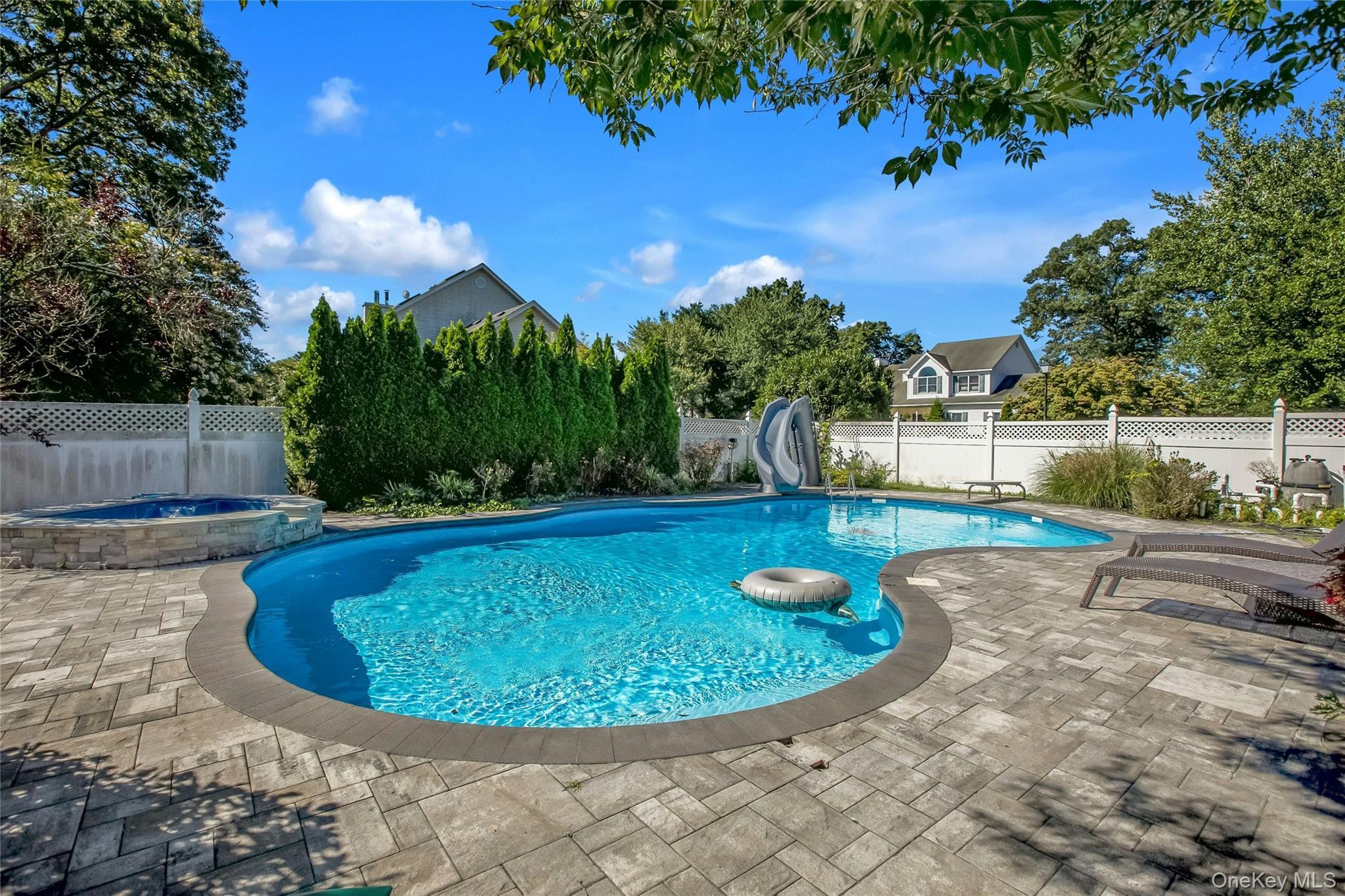 Single Family Raphael Boulevard Suffolk County, NY 11767, MLS-1041490-22