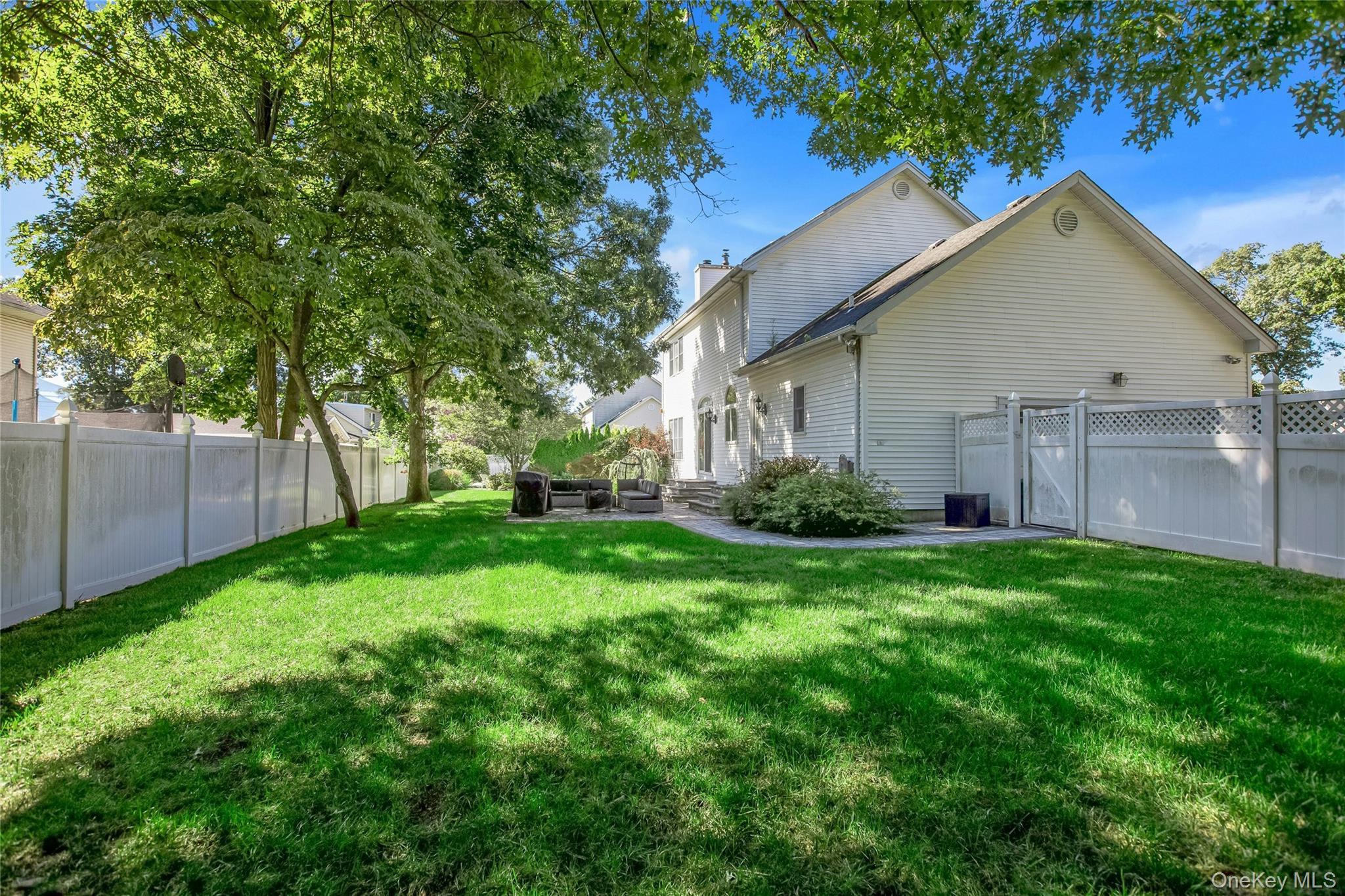 Single Family Raphael Boulevard Suffolk County, NY 11767, MLS-1041490-26