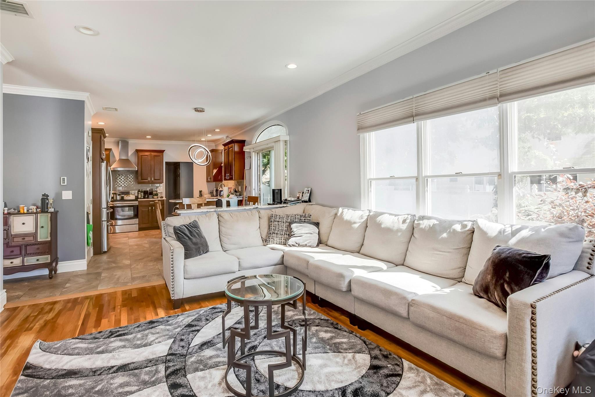 Single Family Raphael Boulevard Suffolk County, NY 11767, MLS-1041490-8