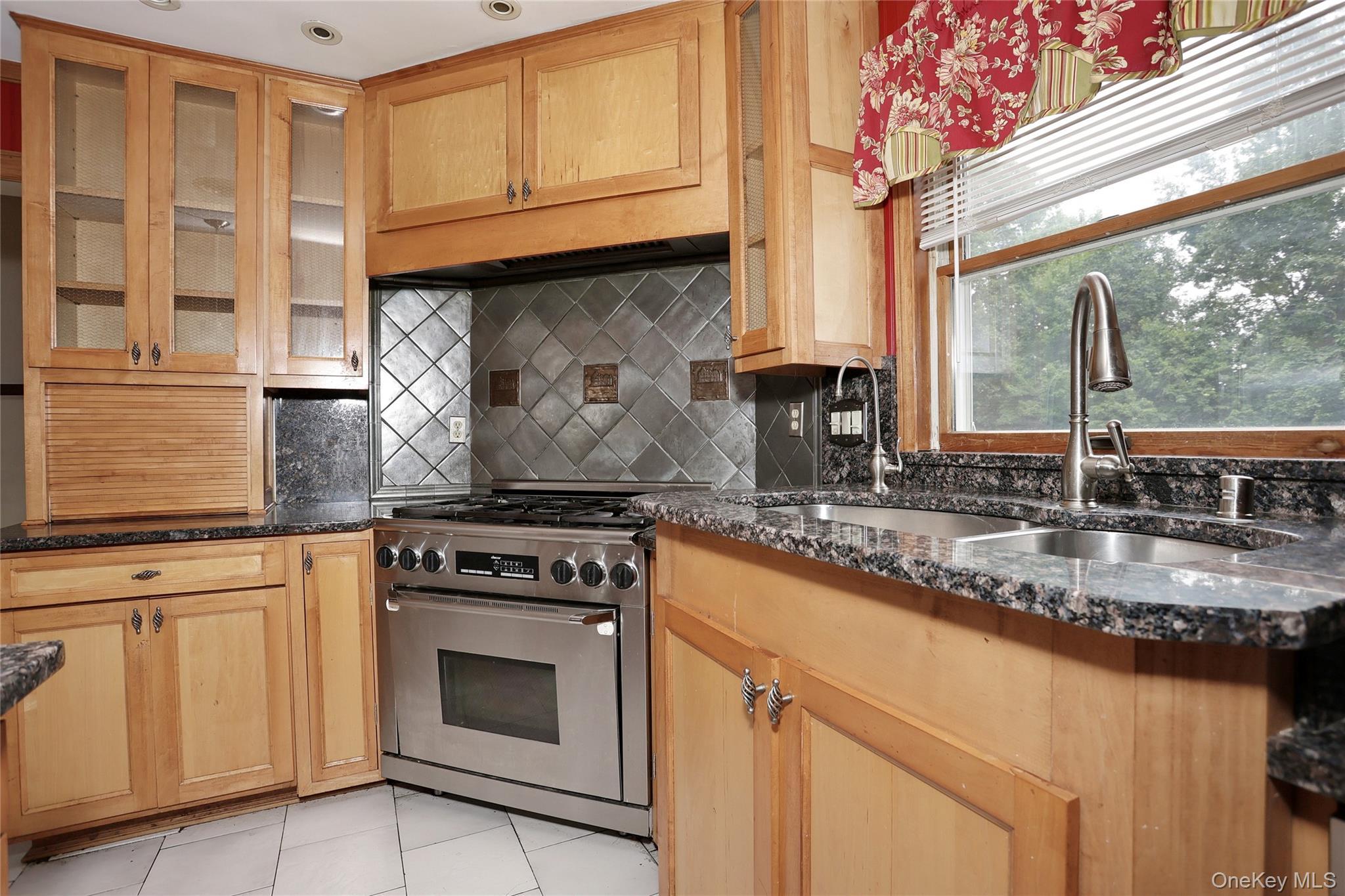 Single Family Nicole Way Rockland County, NY 10977, MLS-1041516-11