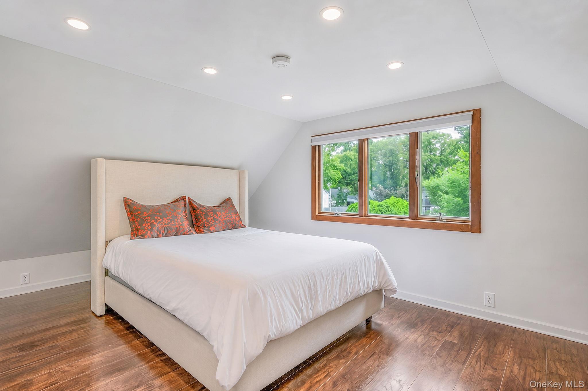 Single Family Sunflower Lane  Suffolk County, NY 11749, MLS-1041529-27