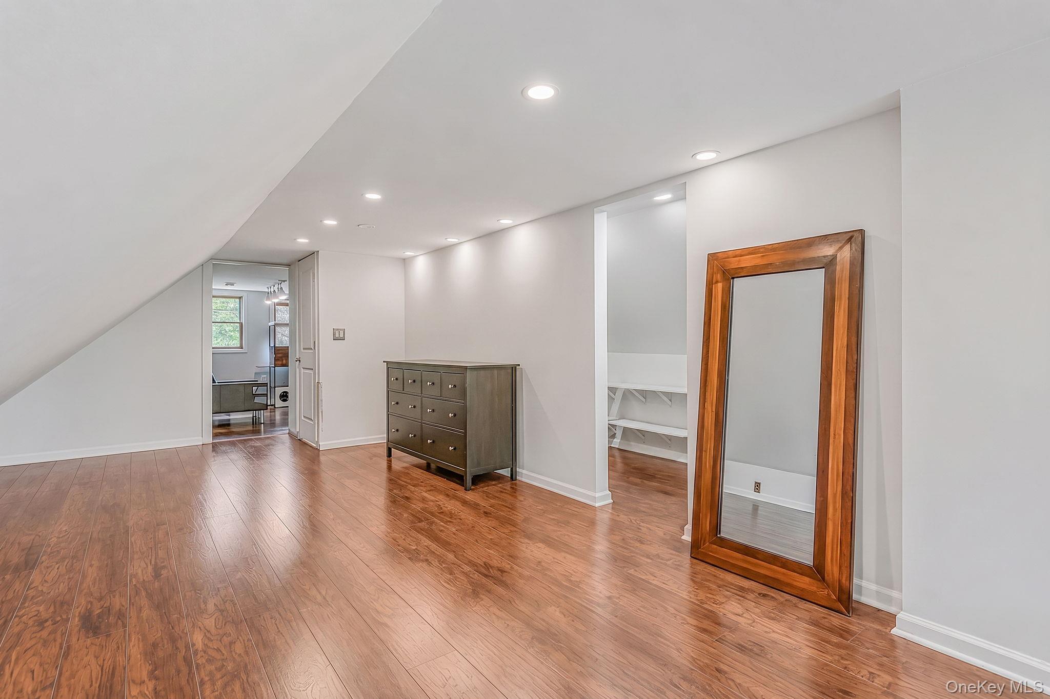 Single Family Sunflower Lane  Suffolk County, NY 11749, MLS-1041529-28