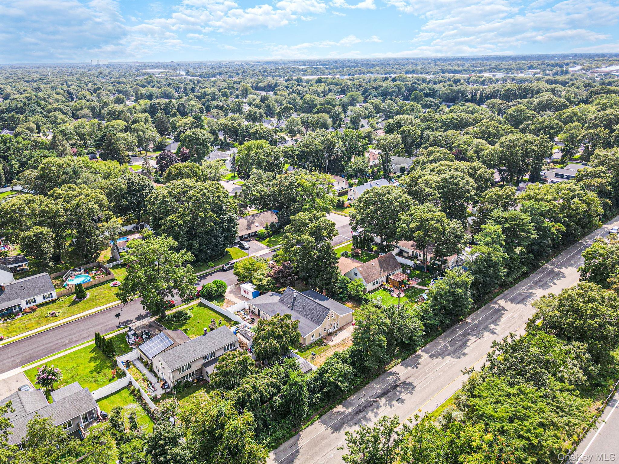 Single Family Sunflower Lane  Suffolk County, NY 11749, MLS-1041529-3