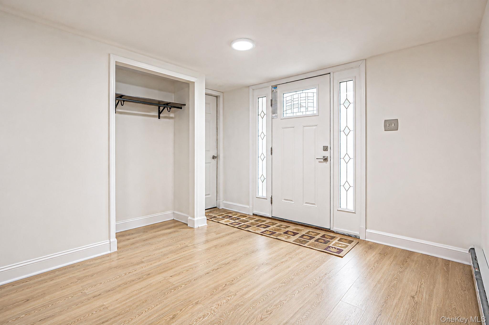 Single Family Sunflower Lane  Suffolk County, NY 11749, MLS-1041529-8