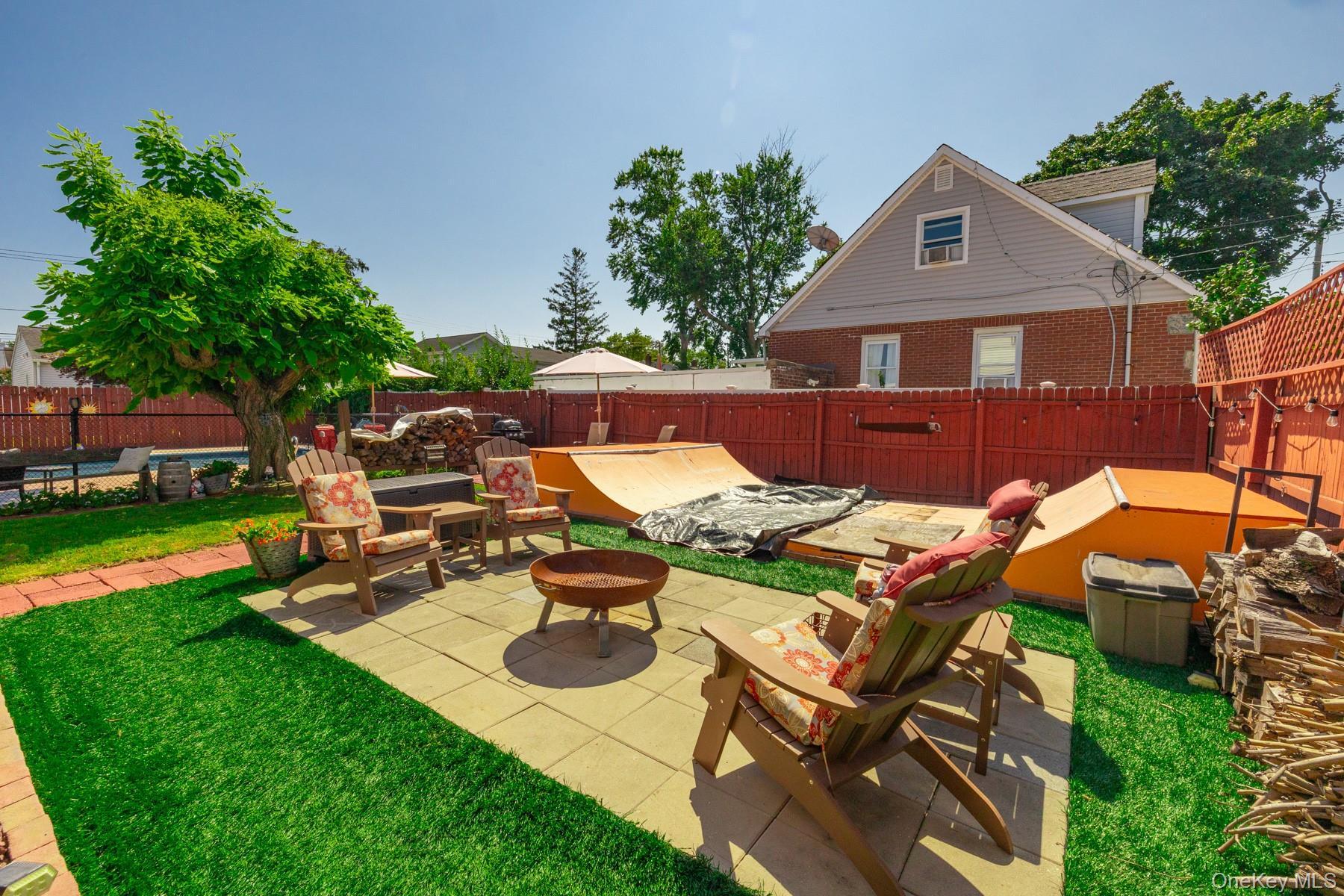 Single Family 9th Street Suffolk County, NY 11704, MLS-1041530-29