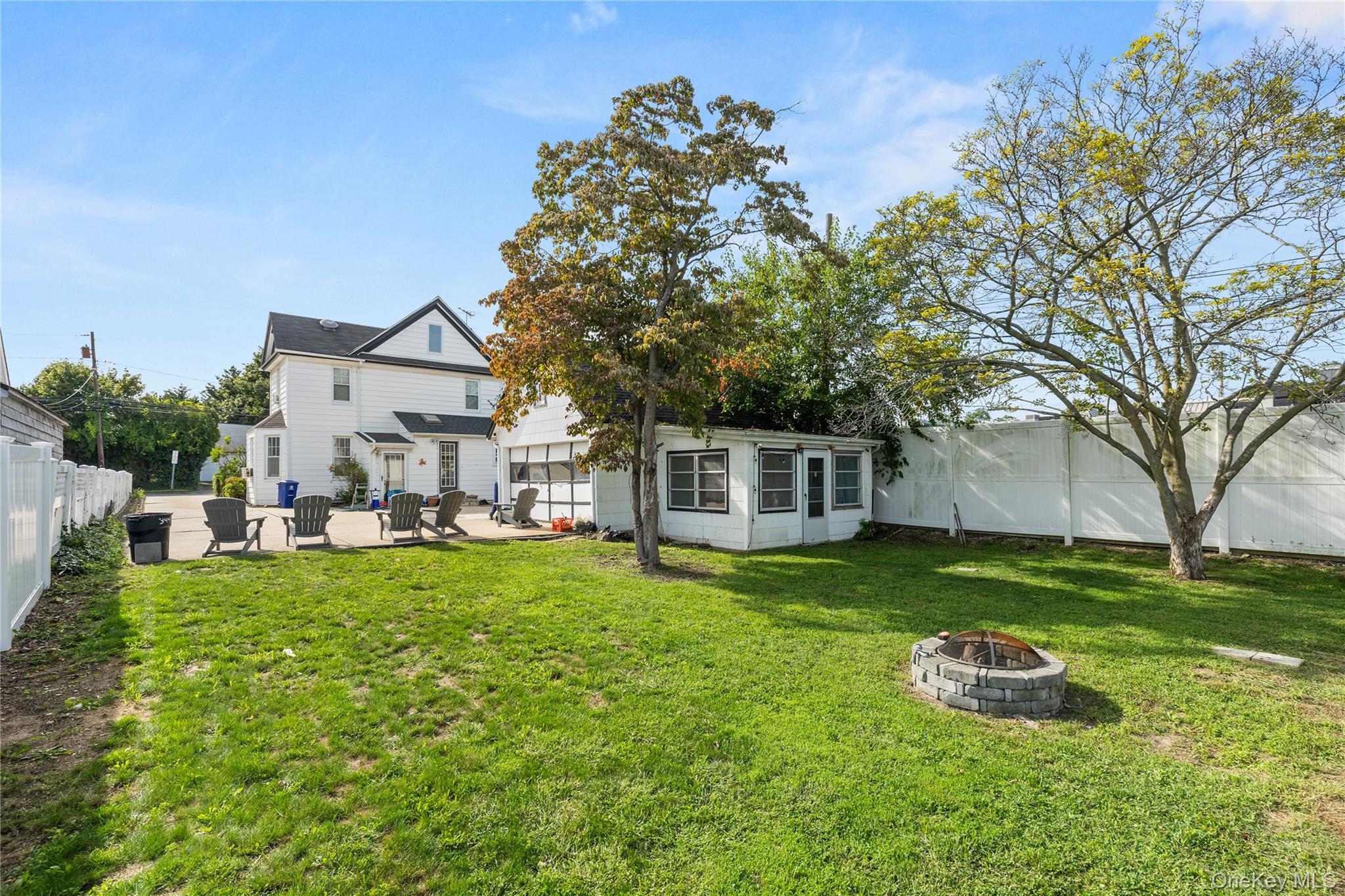 Single Family Oakland Avenue  Nassau County, NY 11793, MLS-1041534-17