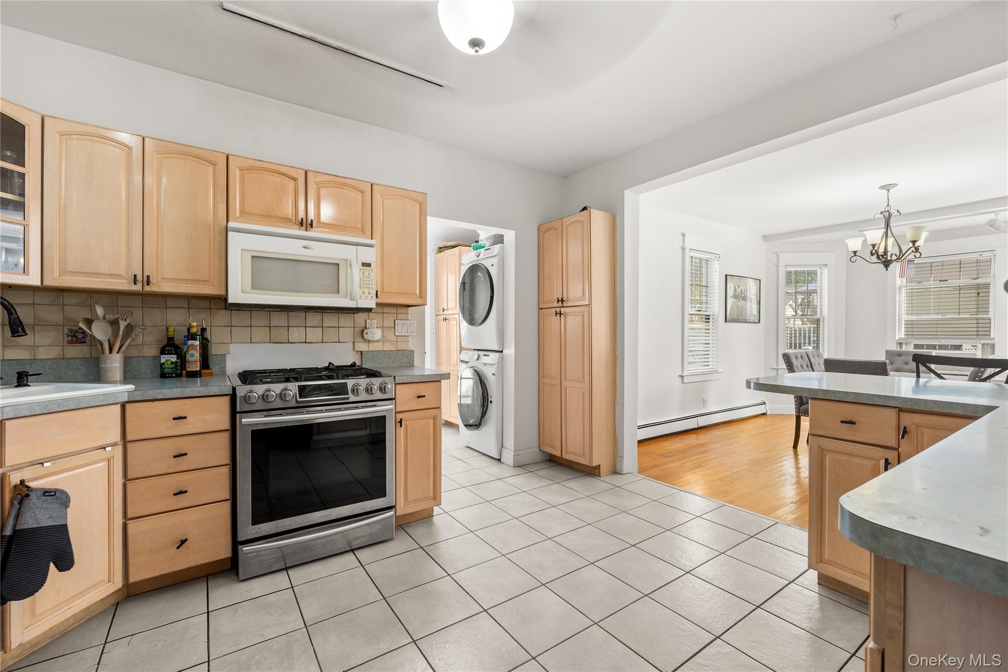 Single Family Oakland Avenue  Nassau County, NY 11793, MLS-1041534-6