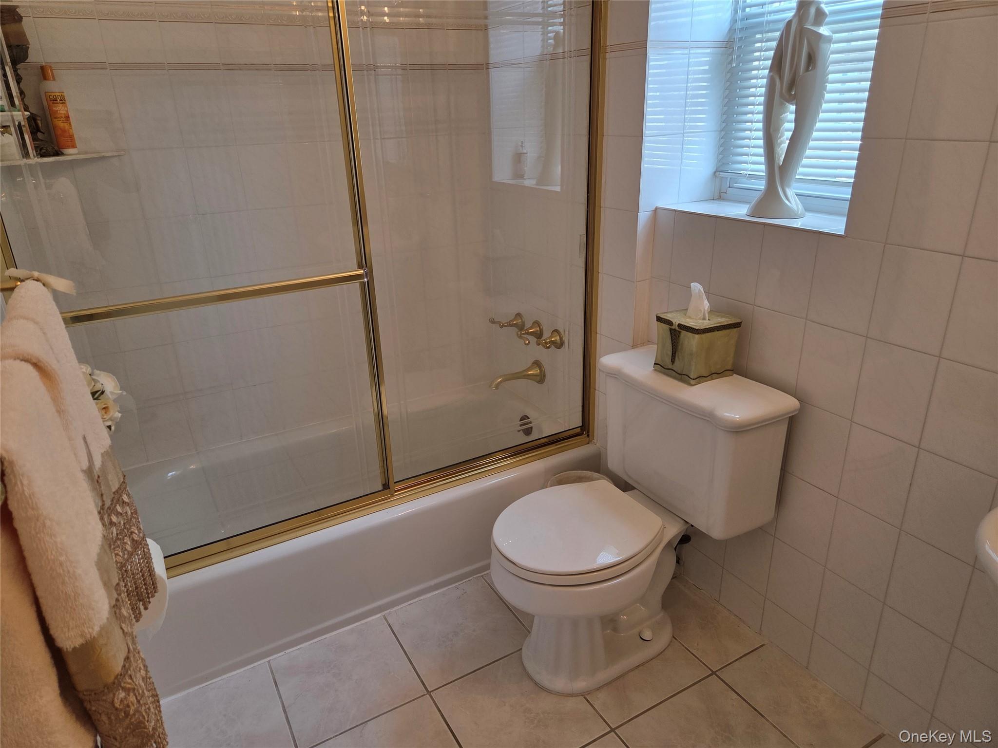 Single Family 215th Street  Queens, NY 11360, MLS-1041536-21