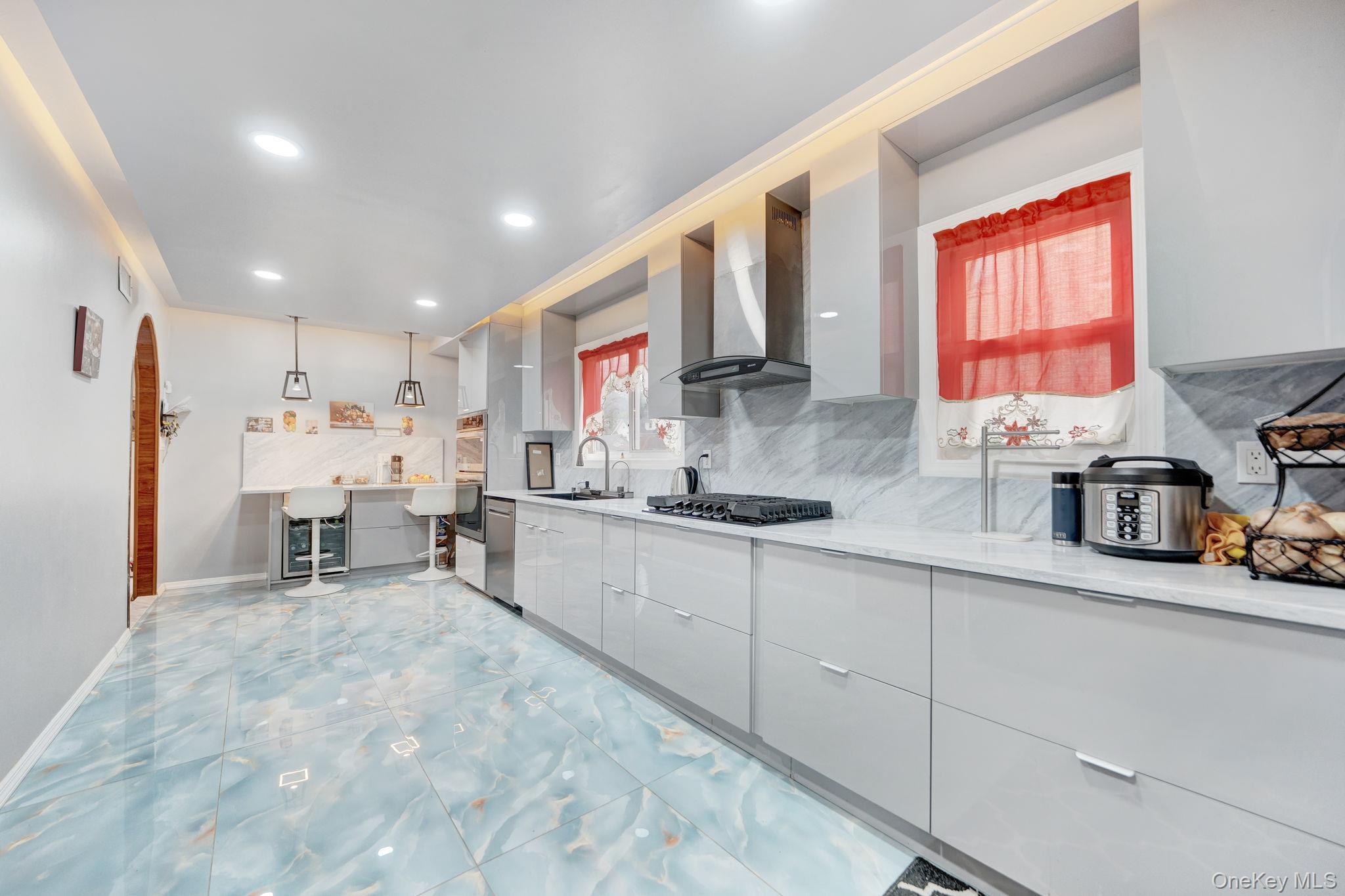 Single Family Haywood Road  Queens, NY 11423, MLS-1041537-16