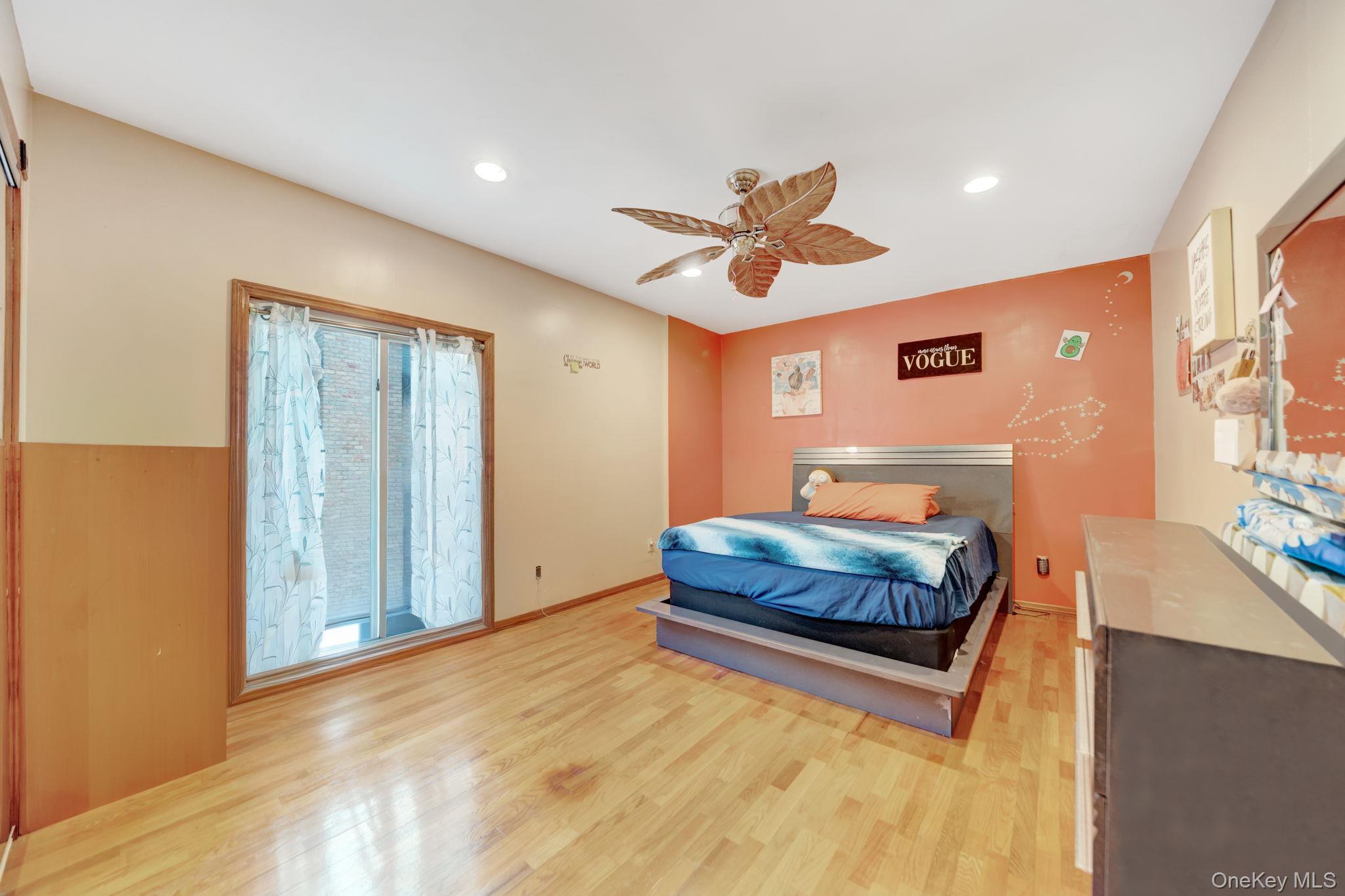 Single Family Haywood Road  Queens, NY 11423, MLS-1041537-32