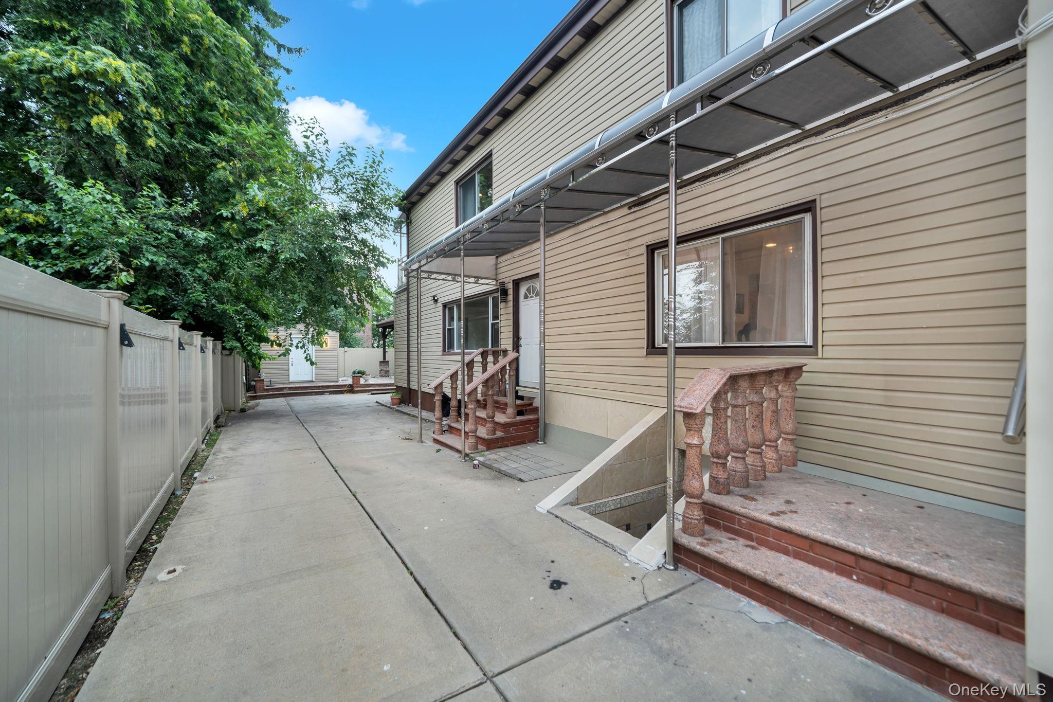 Single Family Haywood Road  Queens, NY 11423, MLS-1041537-41