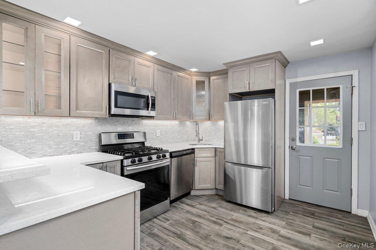 Single Family Flint Avenue  Bronx, NY 10475, MLS-1041542-8