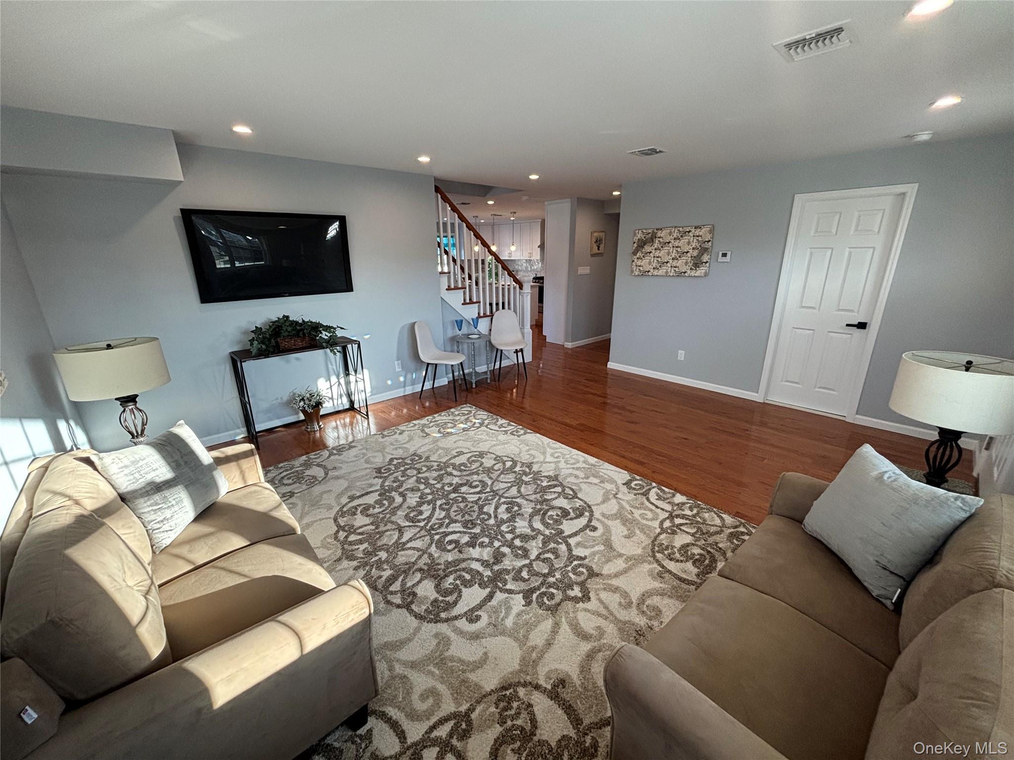 Single Family S Bayview Avenue Nassau County, NY 11520, MLS-1041544-20