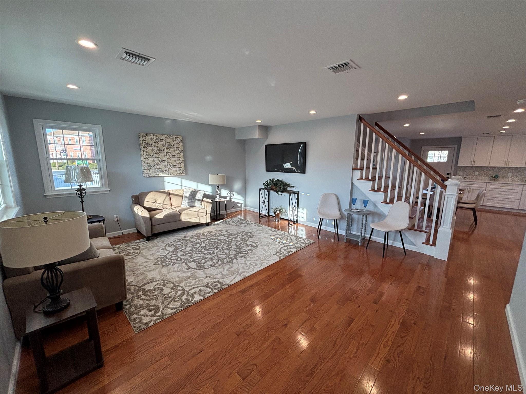 Single Family S Bayview Avenue Nassau County, NY 11520, MLS-1041544-24