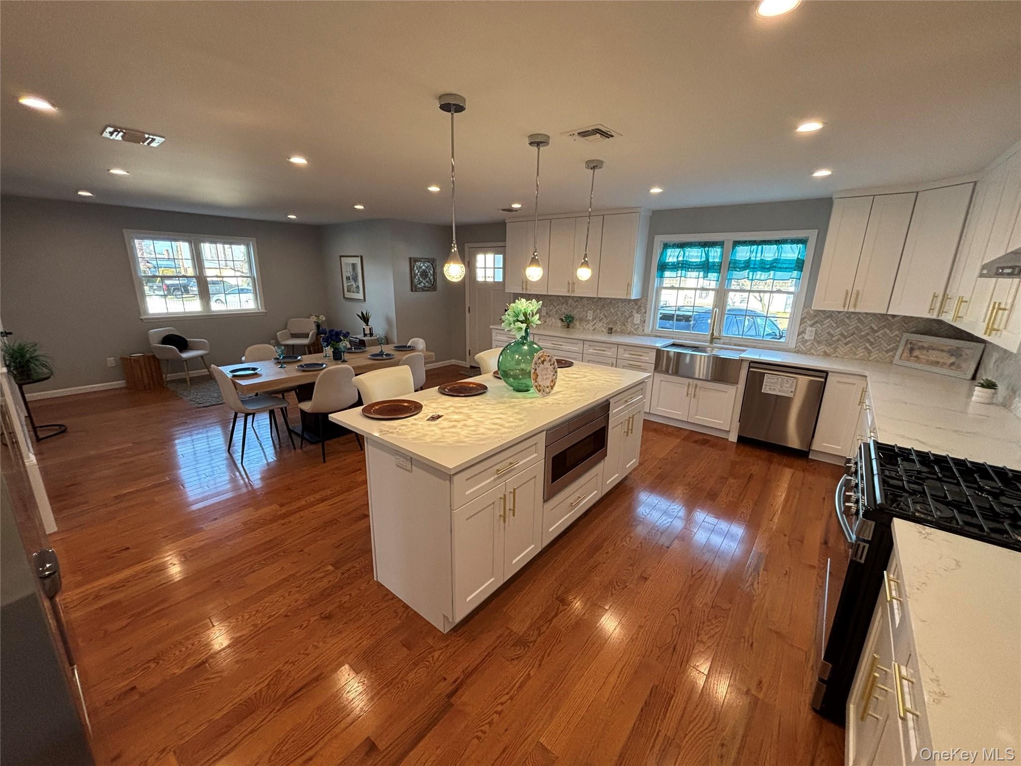 Single Family S Bayview Avenue Nassau County, NY 11520, MLS-1041544-31