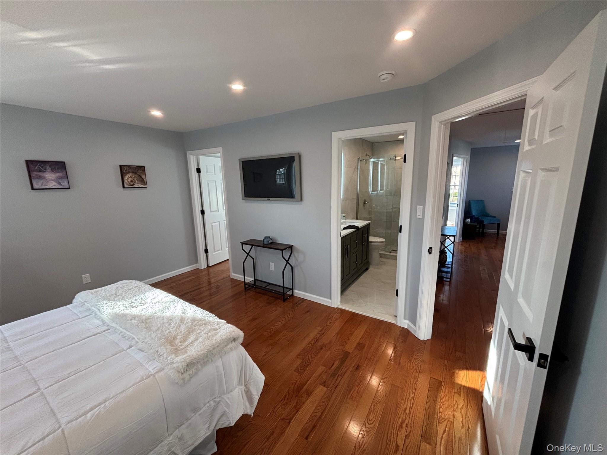 Single Family S Bayview Avenue Nassau County, NY 11520, MLS-1041544-7