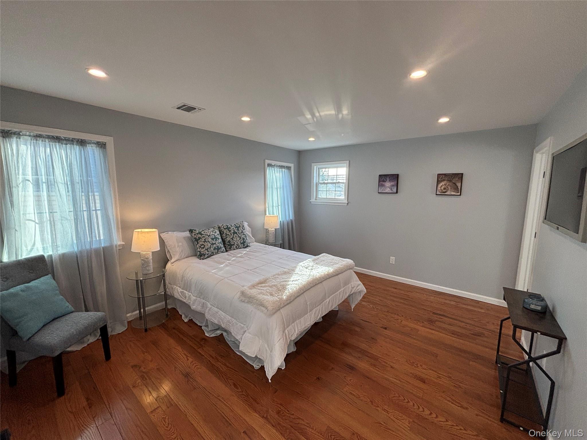 Single Family S Bayview Avenue Nassau County, NY 11520, MLS-1041544-9