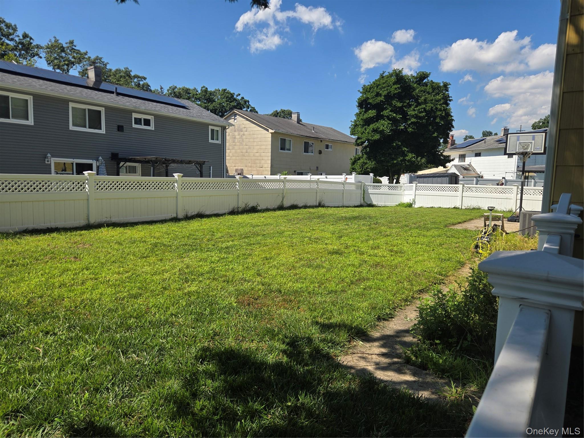 Single Family Iris Place Nassau County, NY 11552, MLS-1041559-14