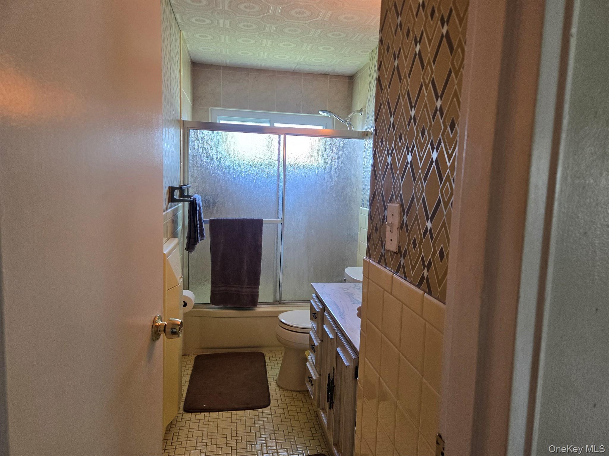 Single Family Iris Place Nassau County, NY 11552, MLS-1041559-5