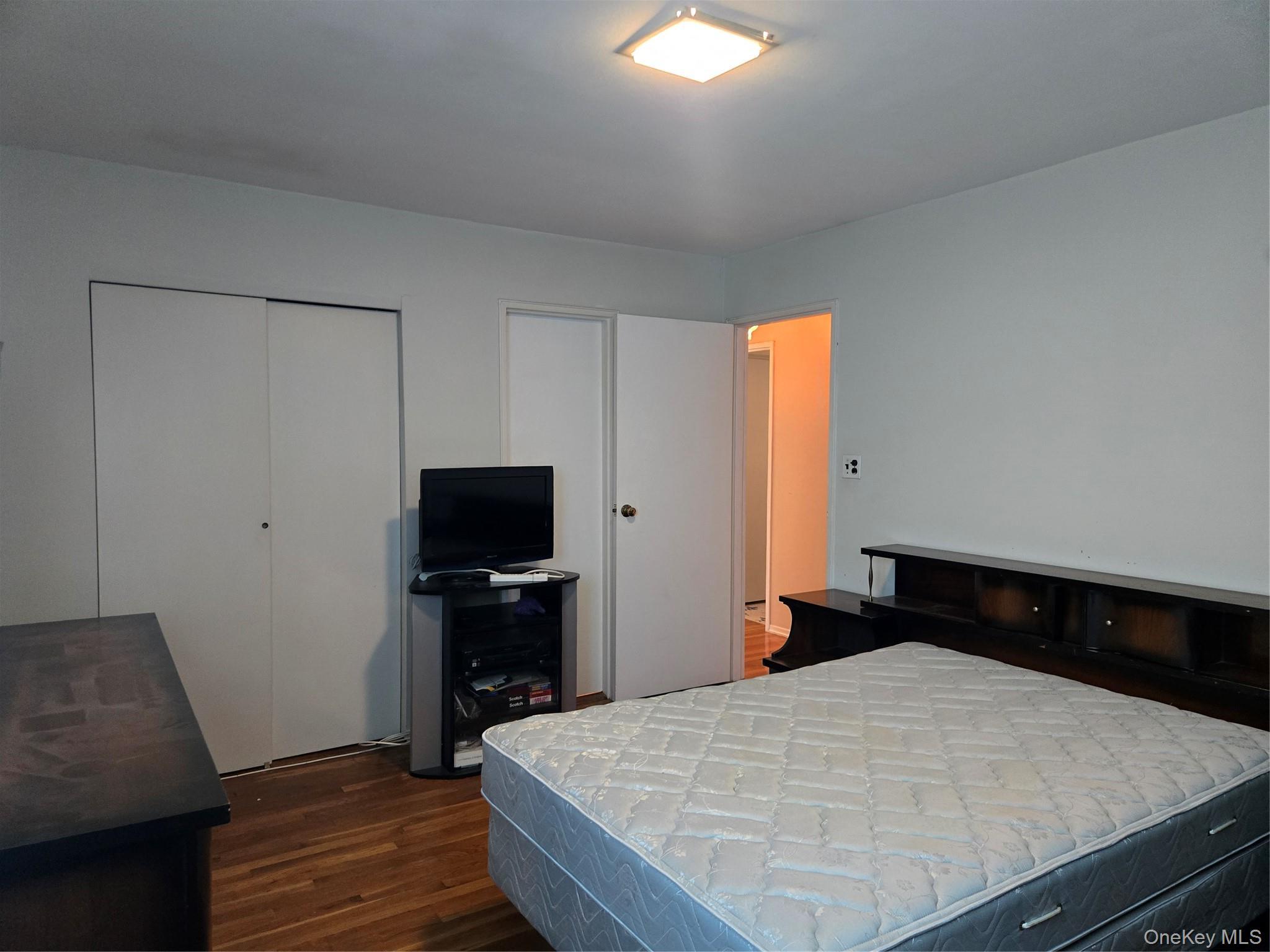 Single Family Iris Place Nassau County, NY 11552, MLS-1041559-6