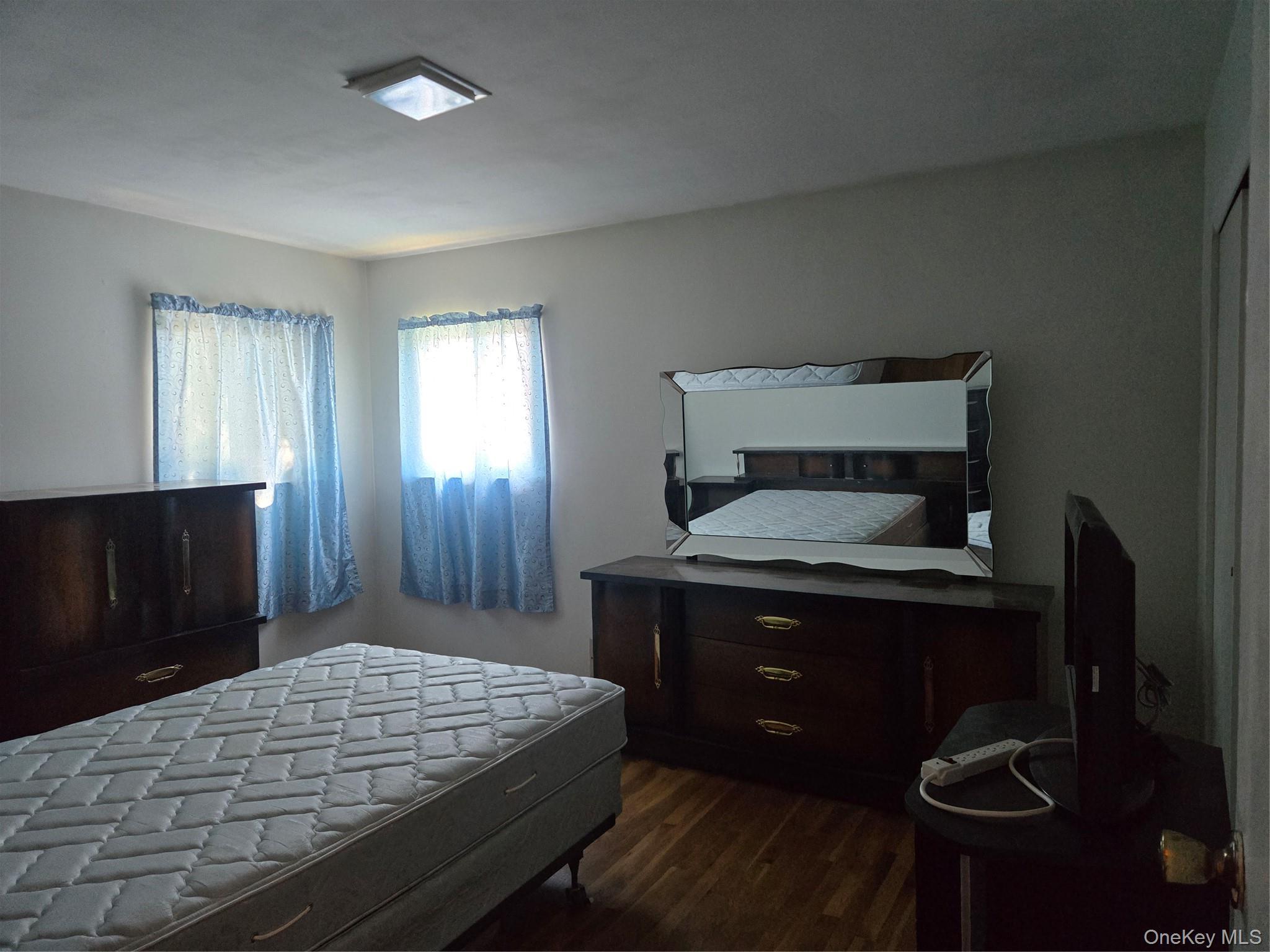 Single Family Iris Place Nassau County, NY 11552, MLS-1041559-8