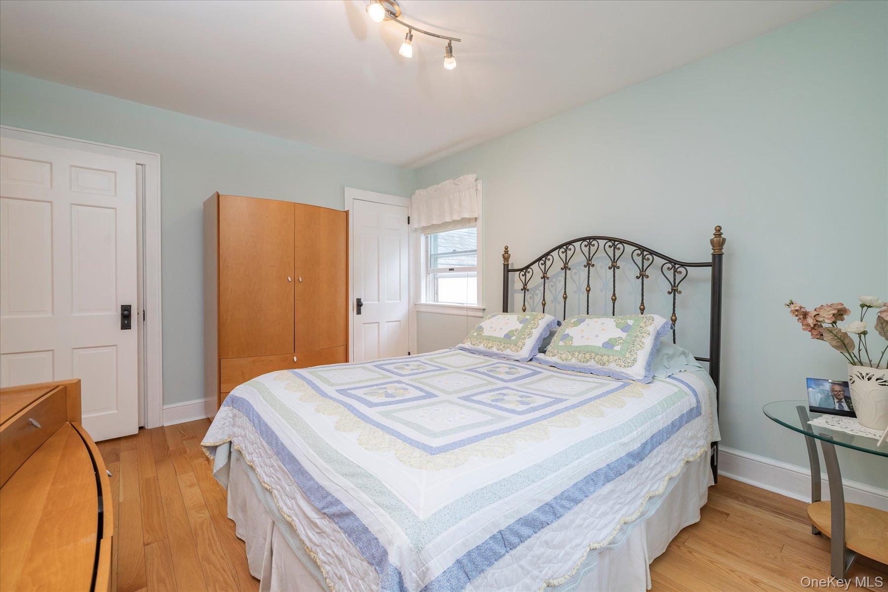 Single Family Beverly Avenue Nassau County, NY 11001, MLS-1041567-14
