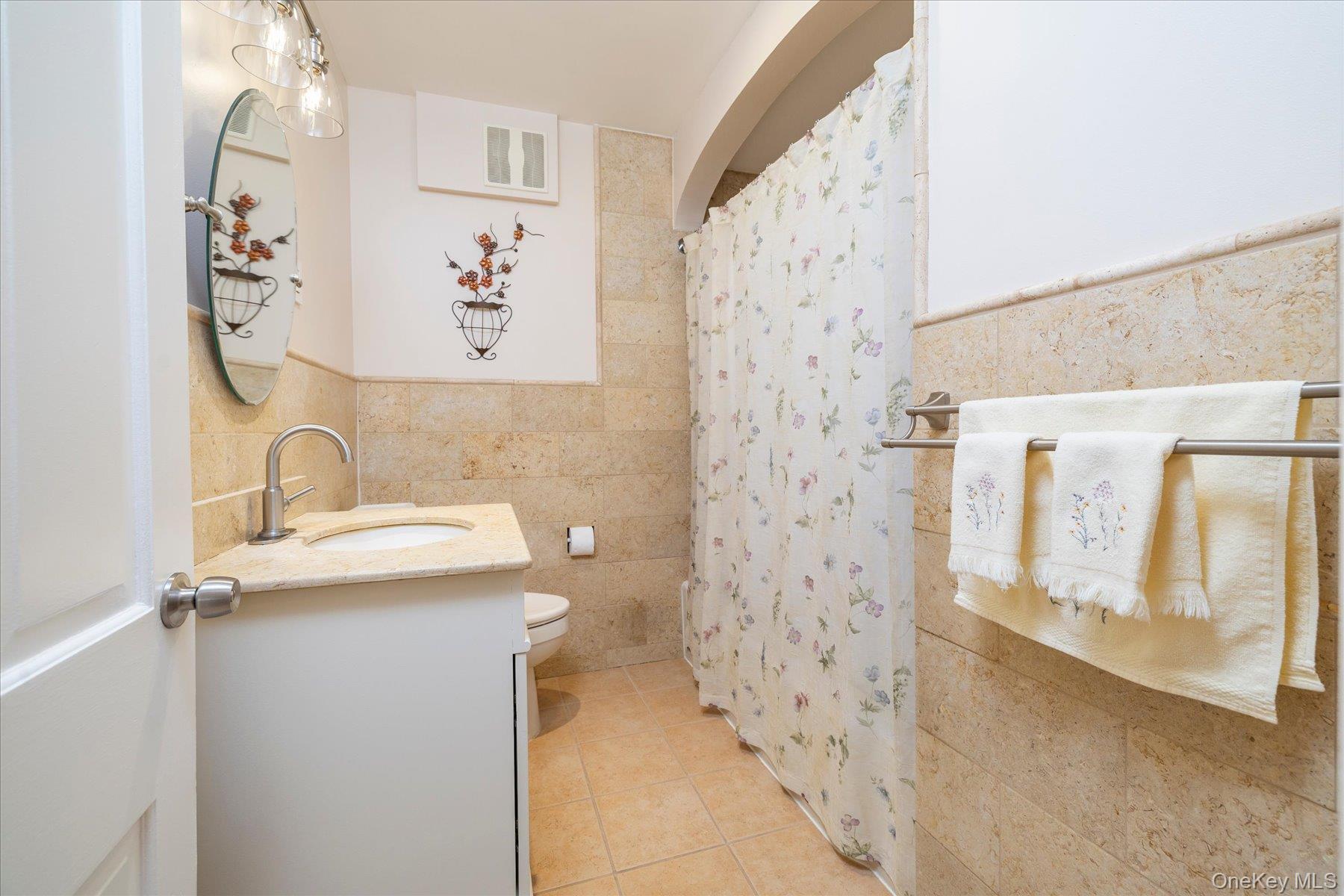 Single Family Beverly Avenue Nassau County, NY 11001, MLS-1041567-17